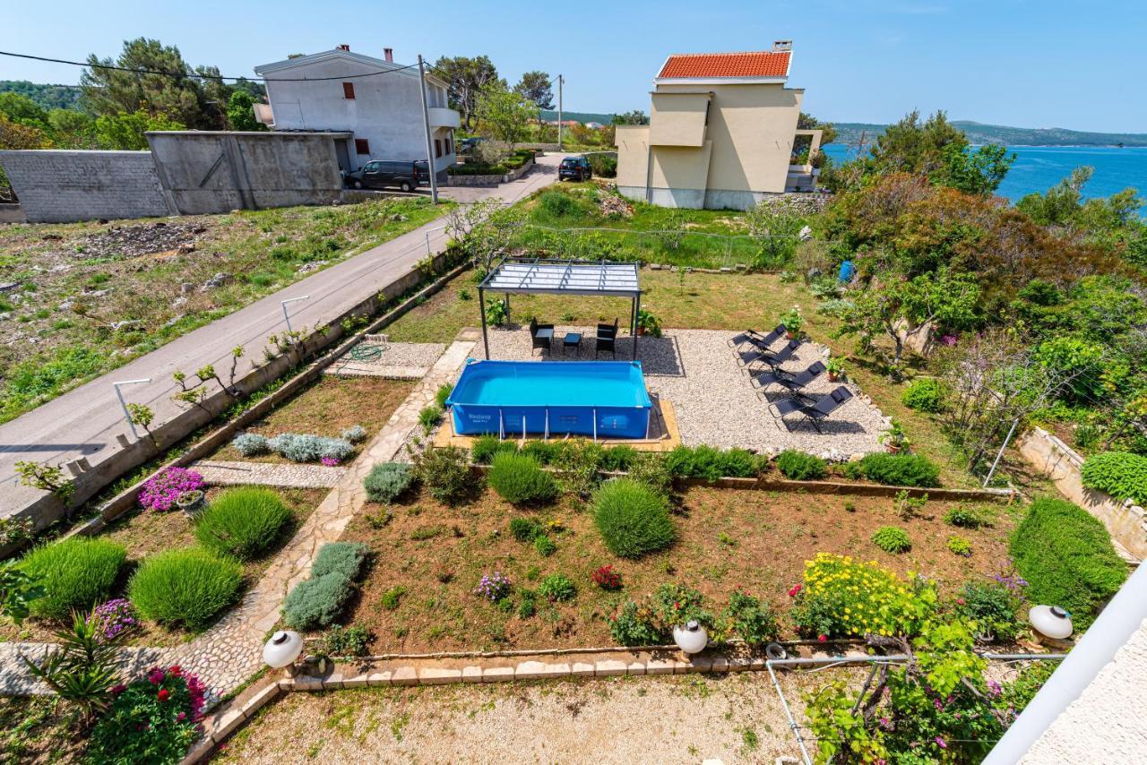 Apartment Sea And Mountain With Pool 노비그래드달마샤 객실 사진