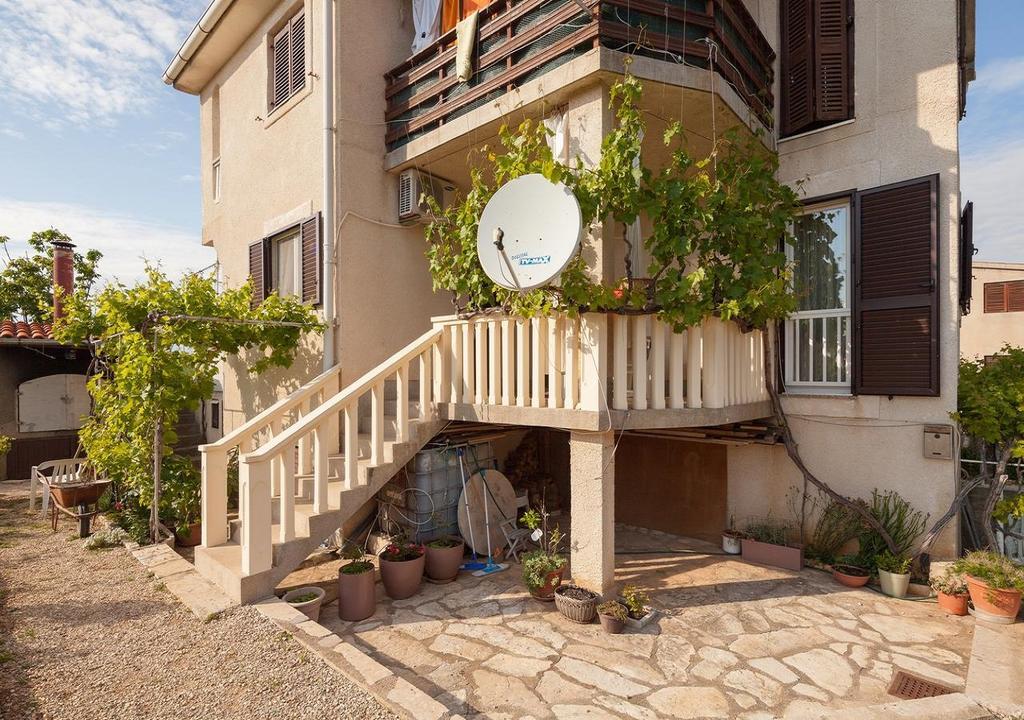 Apartment Sea And Mountain With Pool 노비그래드달마샤 외부 사진